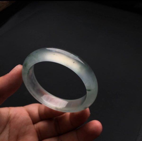 雲南省にあるヒスイ氷が蛍光を起こすリングロ55-56mm - 画像 (3)